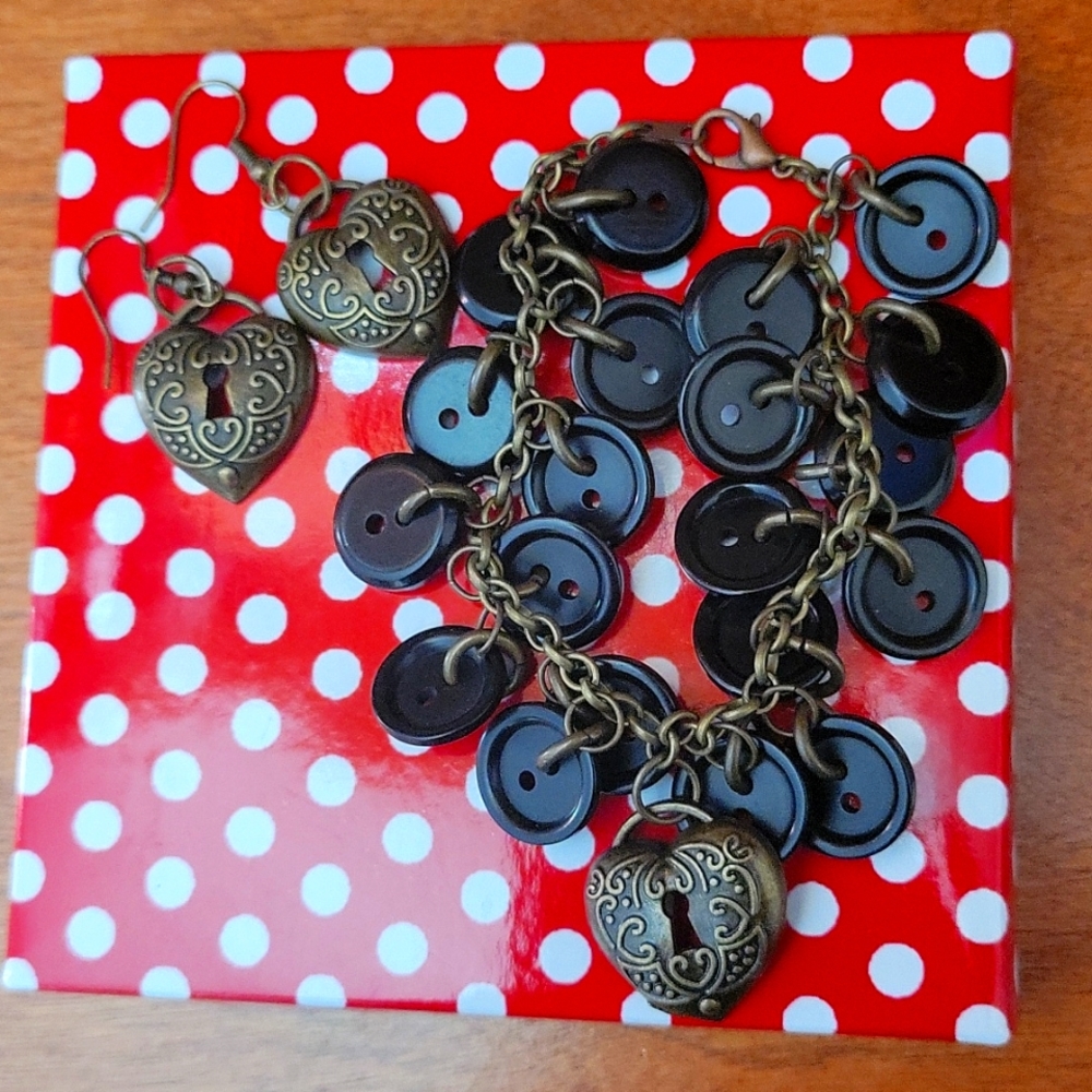 Earrings and bracelet